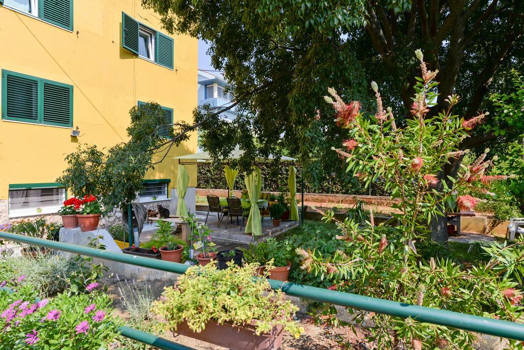 Apartment Mirana With Garden And Free Parking Zadar Quarto foto