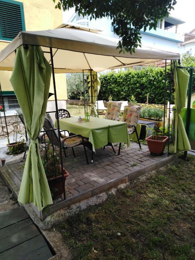 Apartment Mirana With Garden And Free Parking Zadar Exterior foto