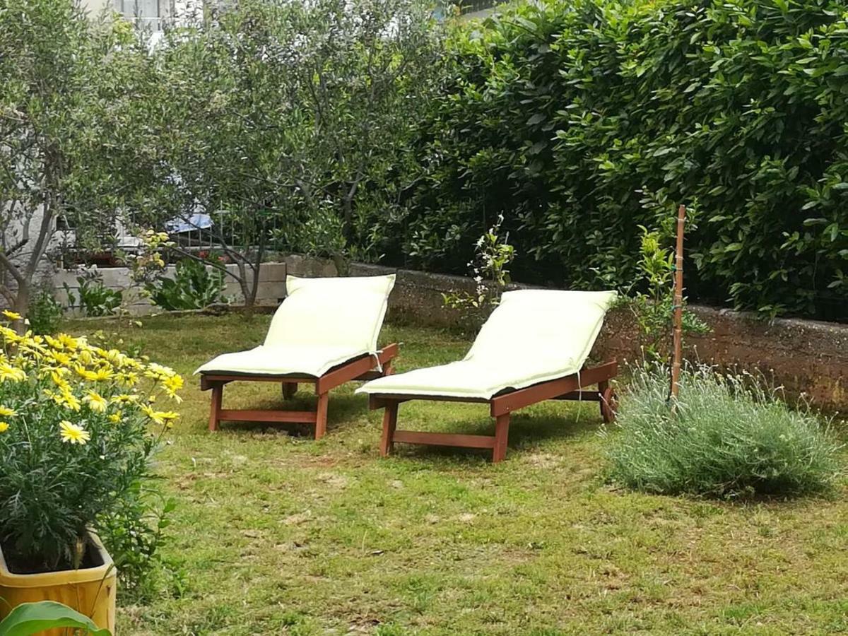 Apartment Mirana With Garden And Free Parking Zadar Exterior foto